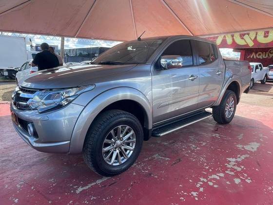 MITSUBISHI L200 TRITON 2.4 16V TURBO DIESEL SPORT HPE CD 4P 4X4 AUTOMÁTICO